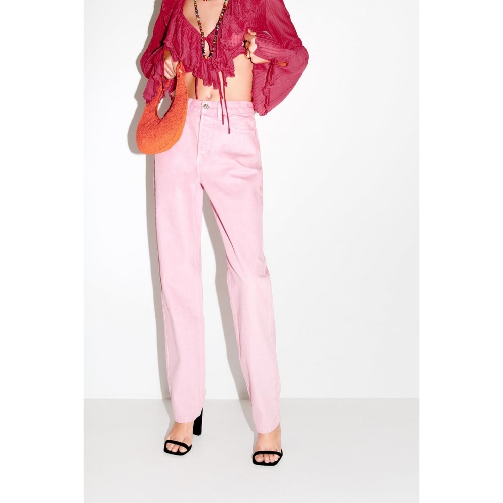 🆕️• Zara Pink High Rise Straight Jeans •